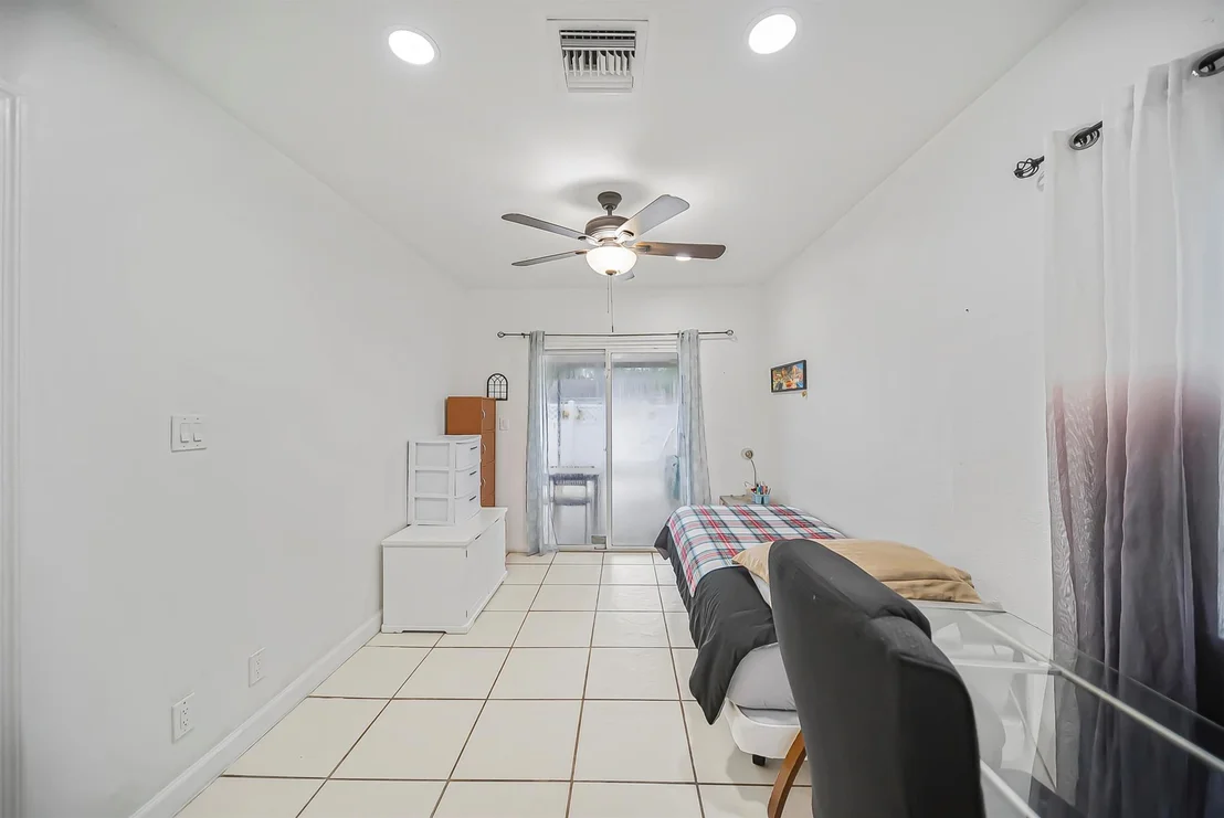 Photo of 22943 Sandalfoot Boulevard