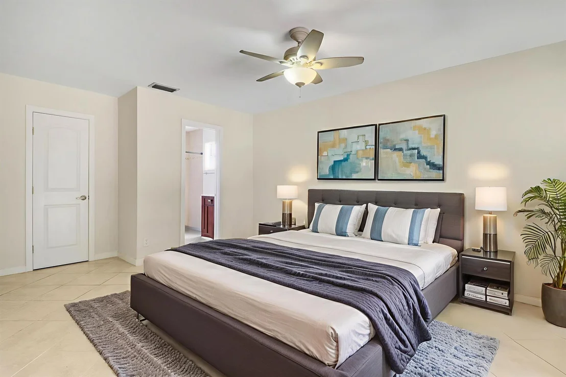 Photo of 612 Oak Ter Terrace