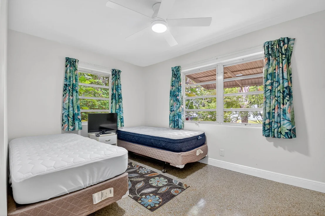 Photo of 702 Sunset Drive