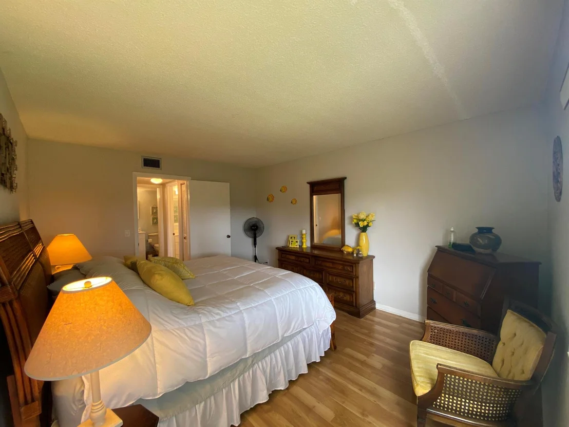 Photo of Unit D1 at 302 Pine Ridge Circle