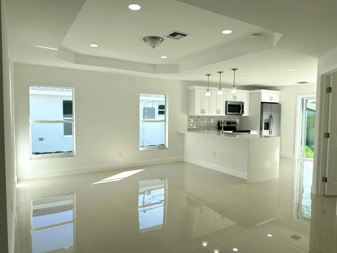 Photo of 4930 Biscayne Drive