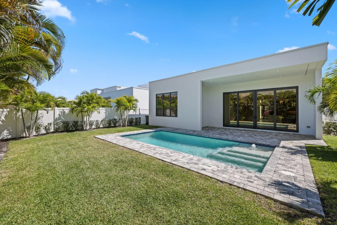 Photo of 655 Kingsbridge Street