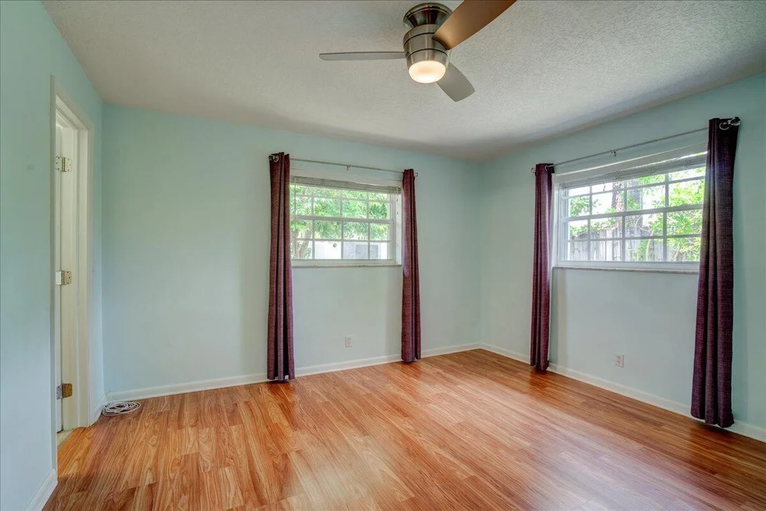 Photo of 39 SE 9th Avenue