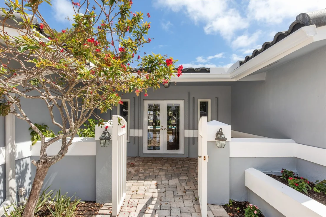 Photo of 360 SE 5th Avenue