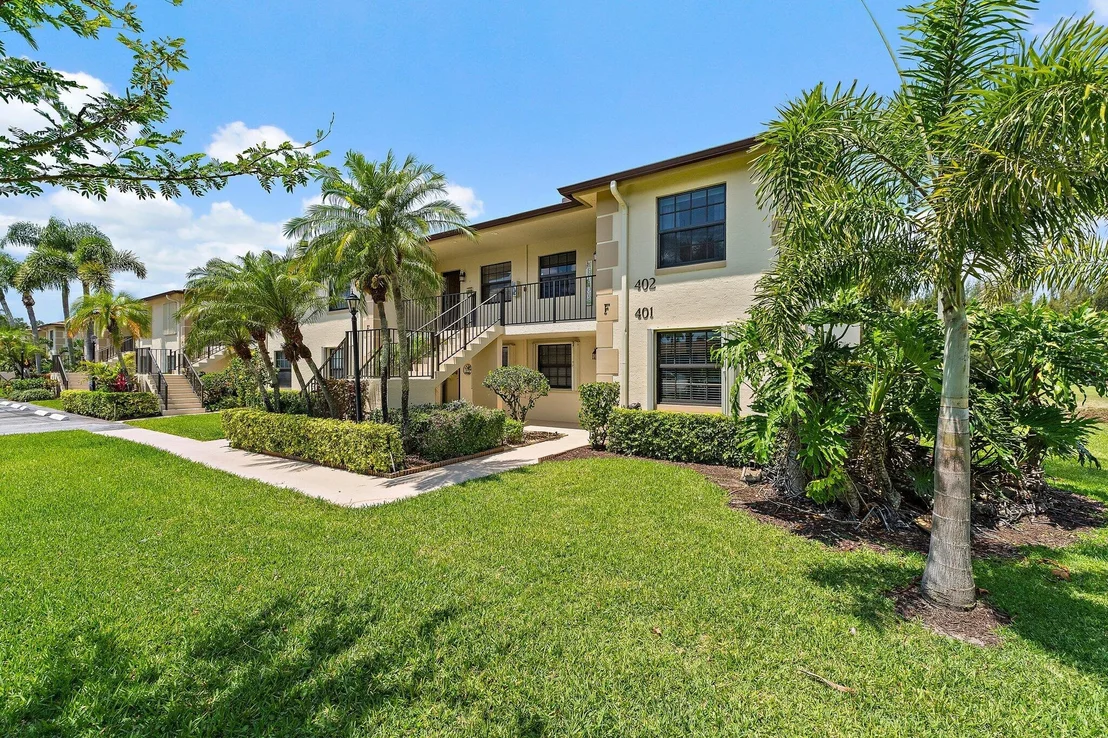 Photo of Unit F at 401 Pinecrest Circle