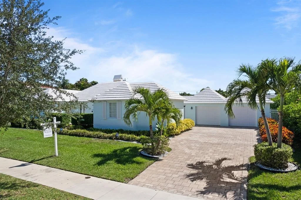 Photo of 322 Colonial Road