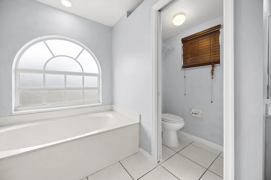 Photo of 4584 Windmill Road