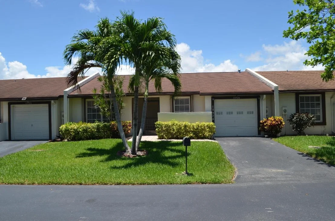 Photo of 15924 Laurel Oak Circle
