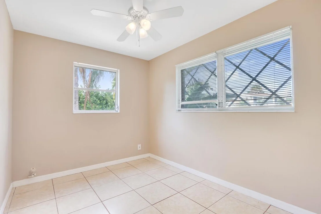 Photo of 809 Poplar Drive