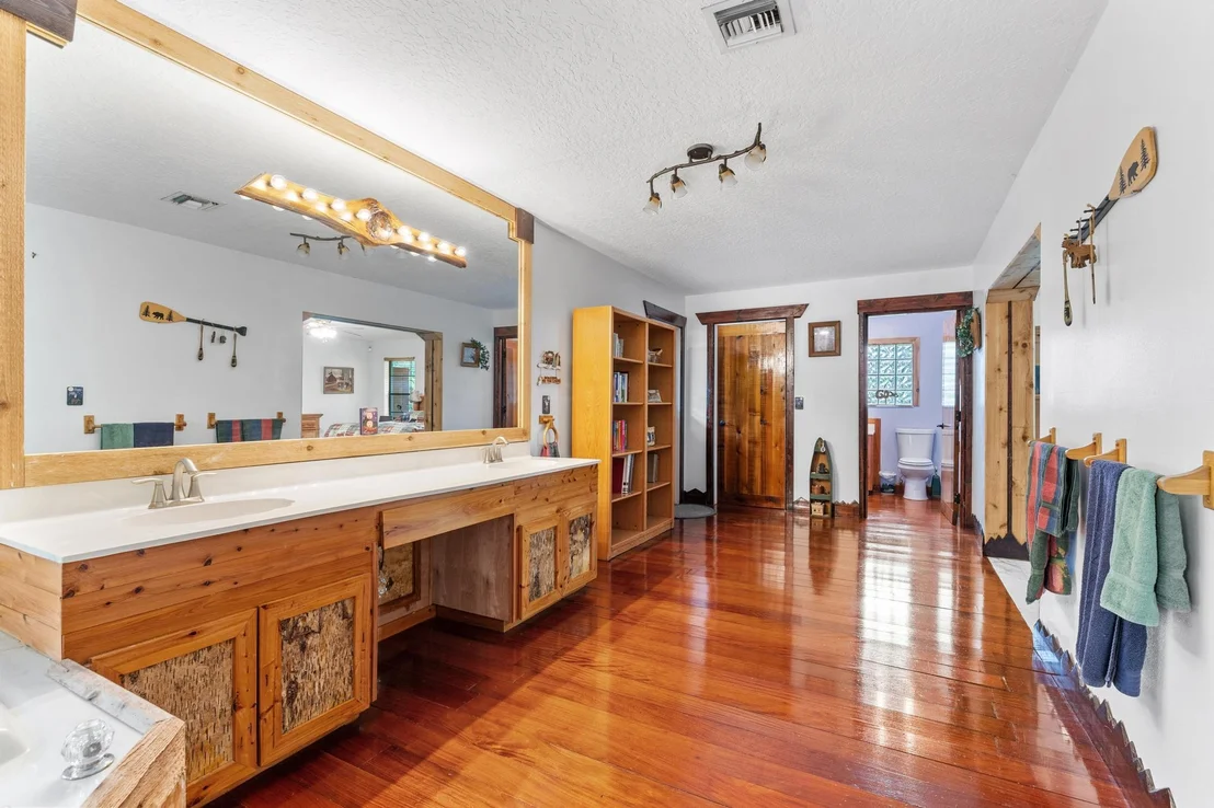 Photo of 3182 Custer Avenue