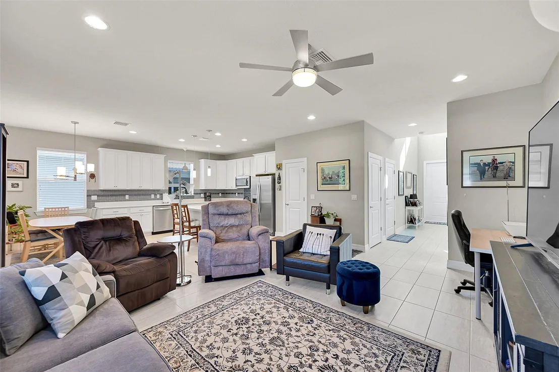 Photo of 964 Banyan Drive