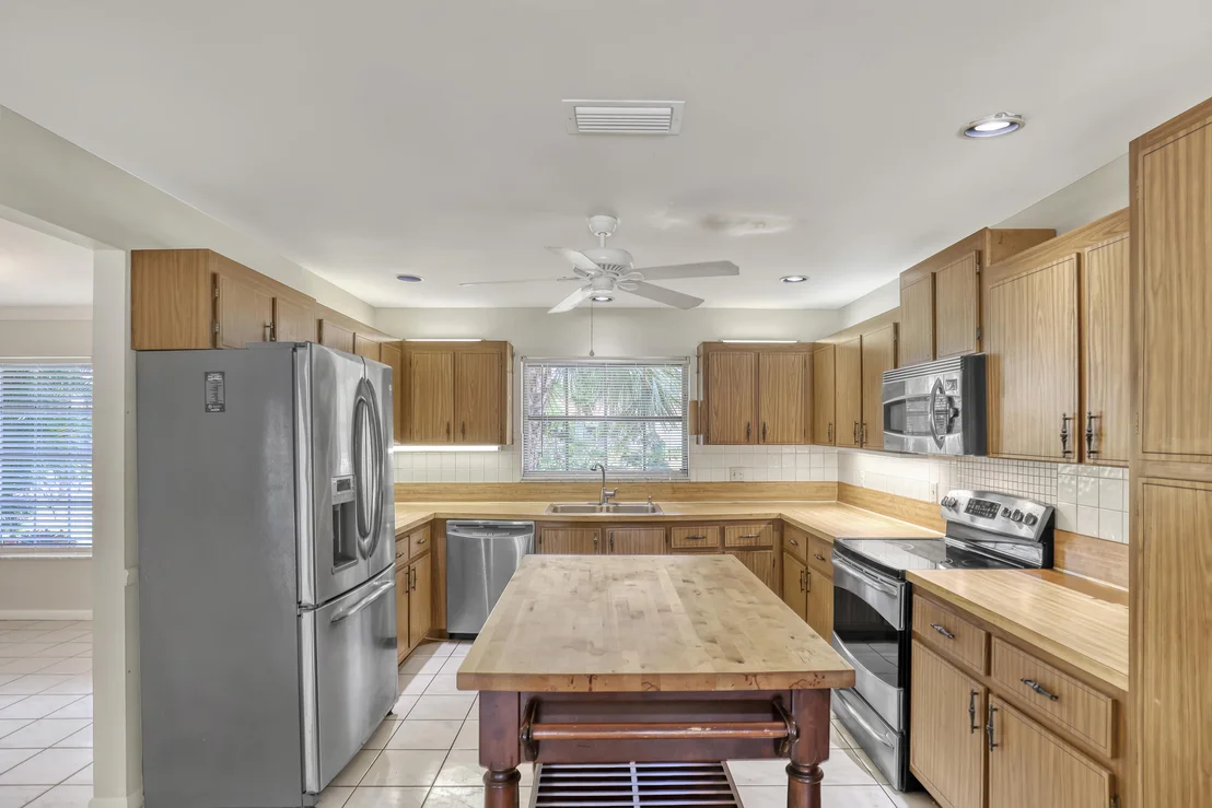 Photo of 2288 Windsor Road