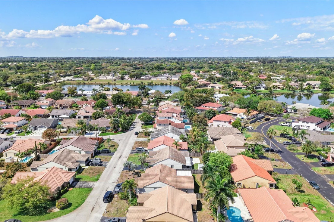 Photo of 15541 Dover Court