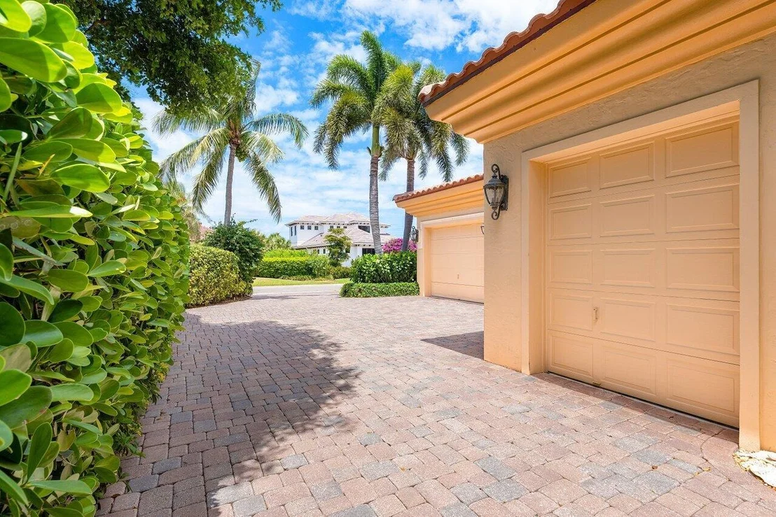 Photo of 6971 SE Harbor Circle