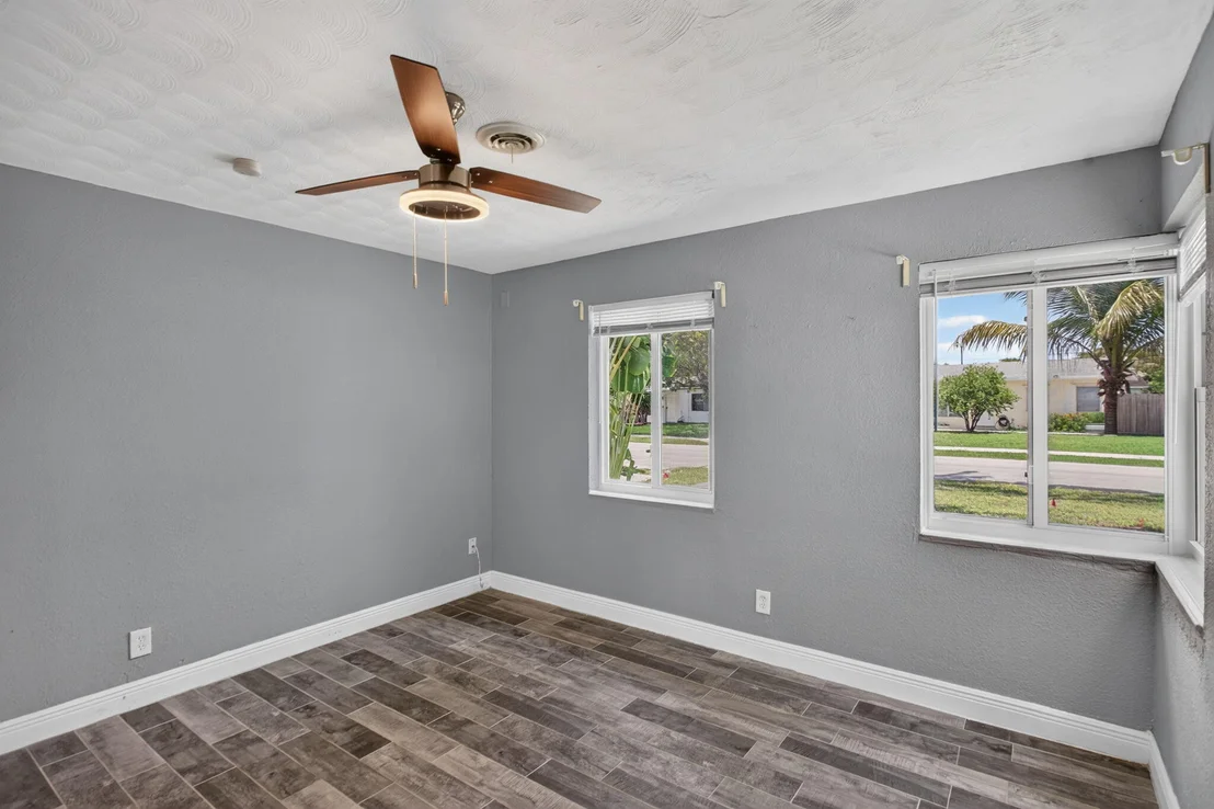 Photo of 2811 NE 9th Terrace