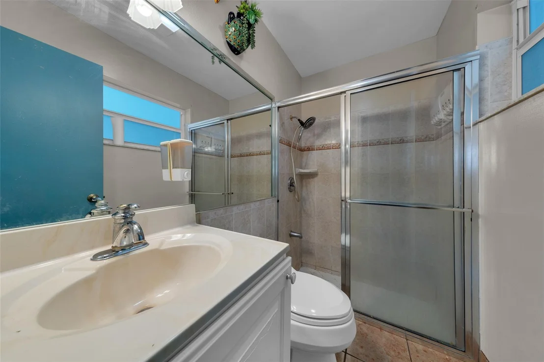 Photo of 2919 Cormorant Road