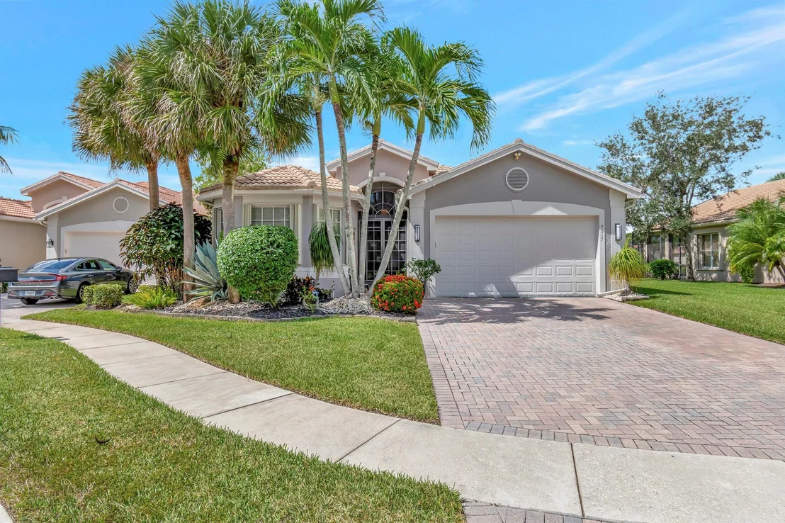 Photo of 7917 Charlemont Point