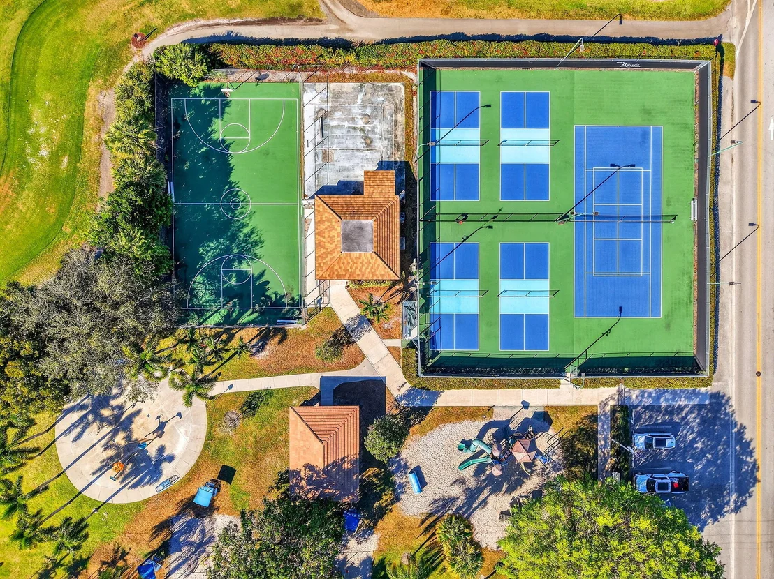 Photo of 428 Pine Villa Drive