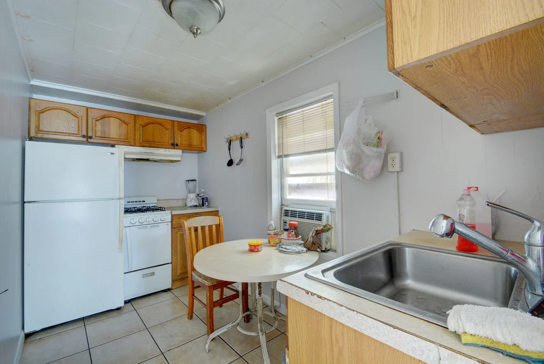 Photo of 215 N E Street