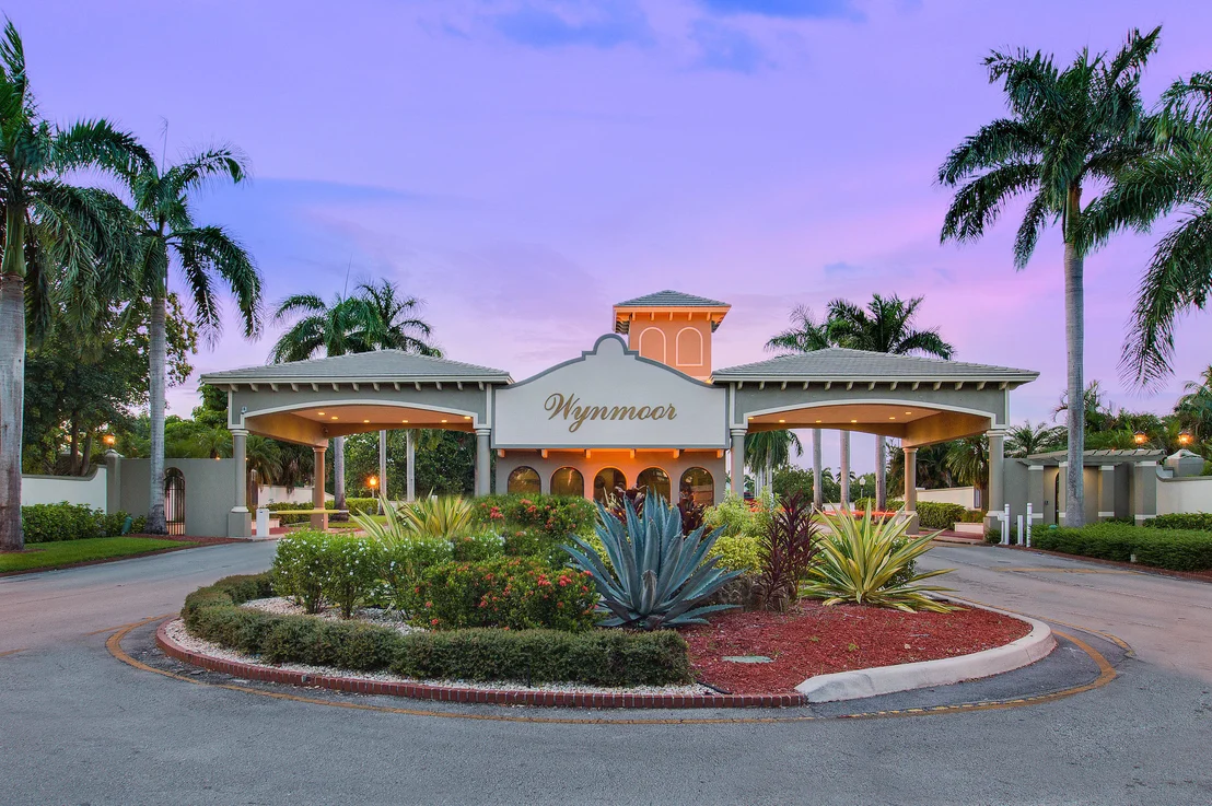 Photo of Unit H2 at 1901 Bermuda Circle
