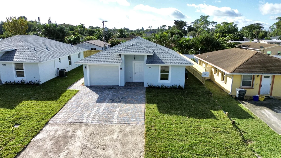 Photo of 4930 Biscayne Drive