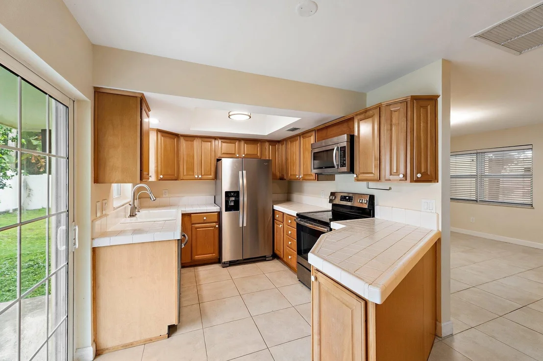Photo of 678 Riverside Drive