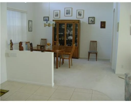 Photo of 6834 Treves