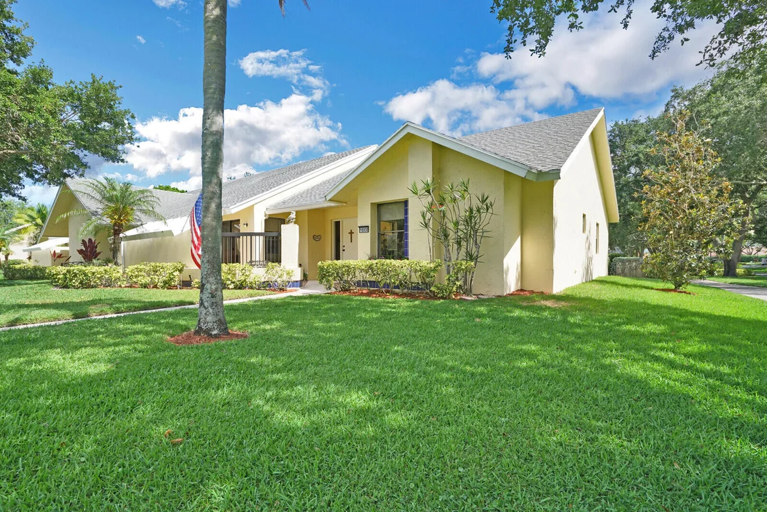 Photo of 10930 Lake Front Place