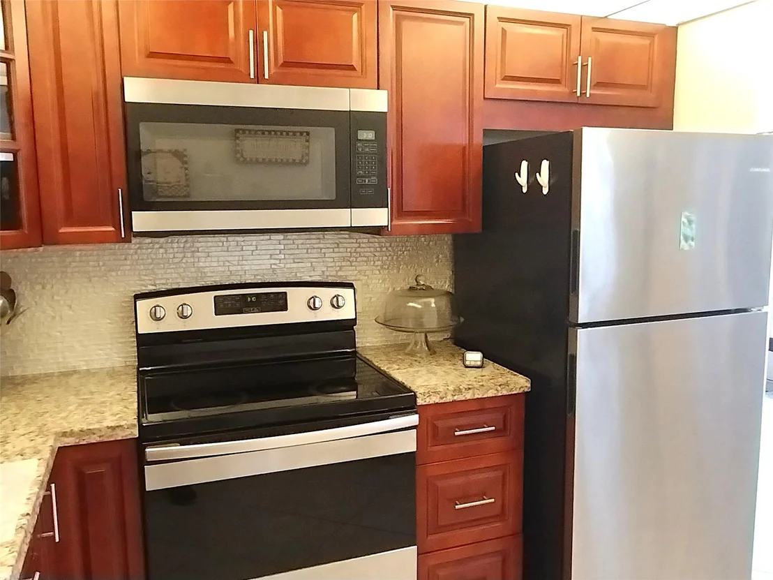 Photo of Unit H3 at 1905 Bermuda Circle