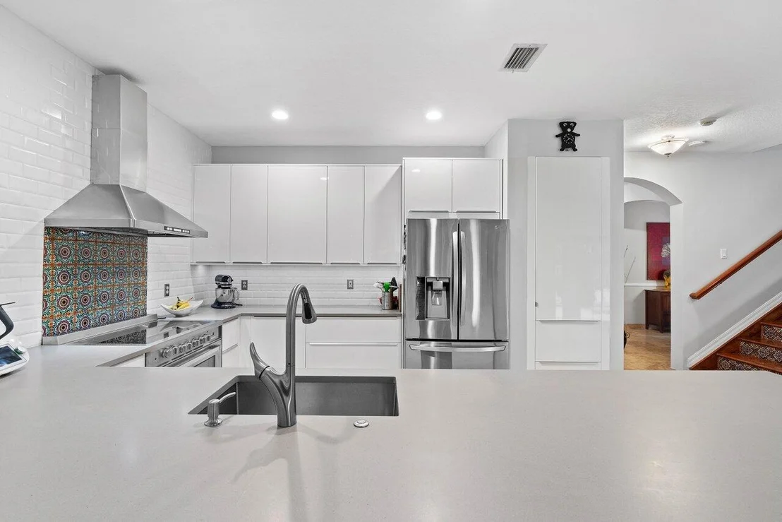 Photo of 6828 Hendry Drive