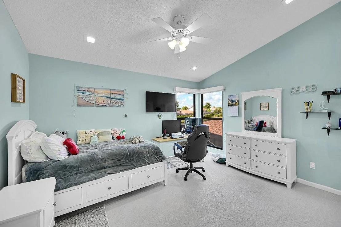 Photo of 22573 Esplanada Drive