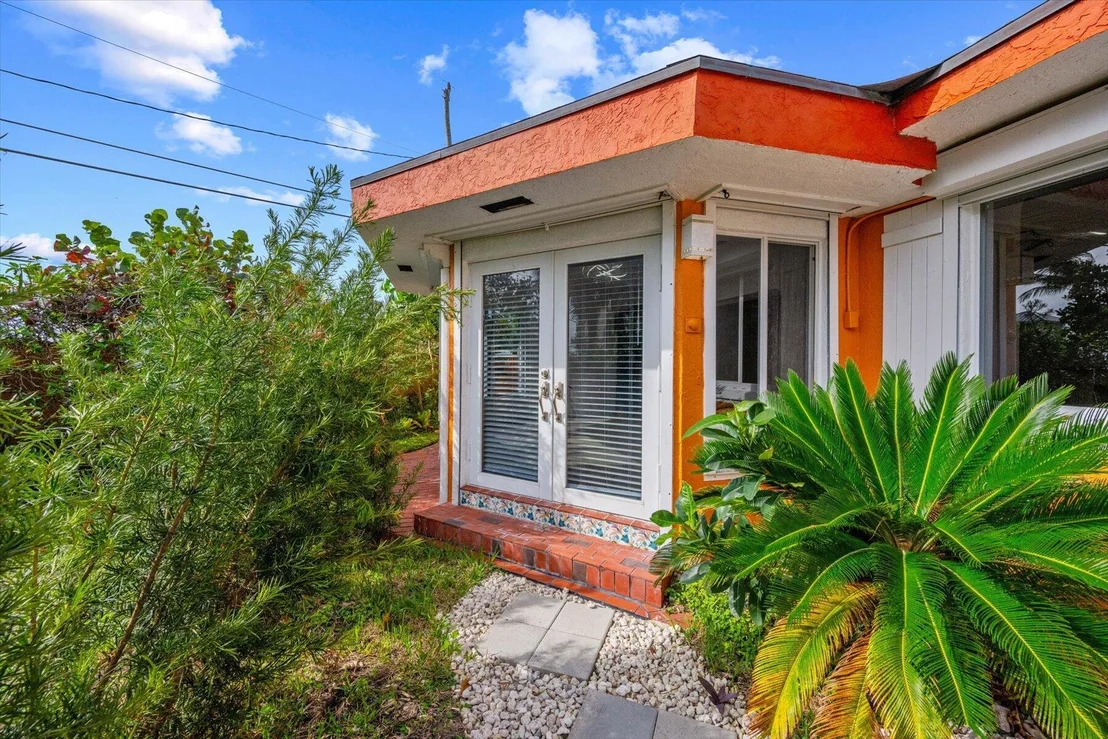 Photo of 390 Neptune Road