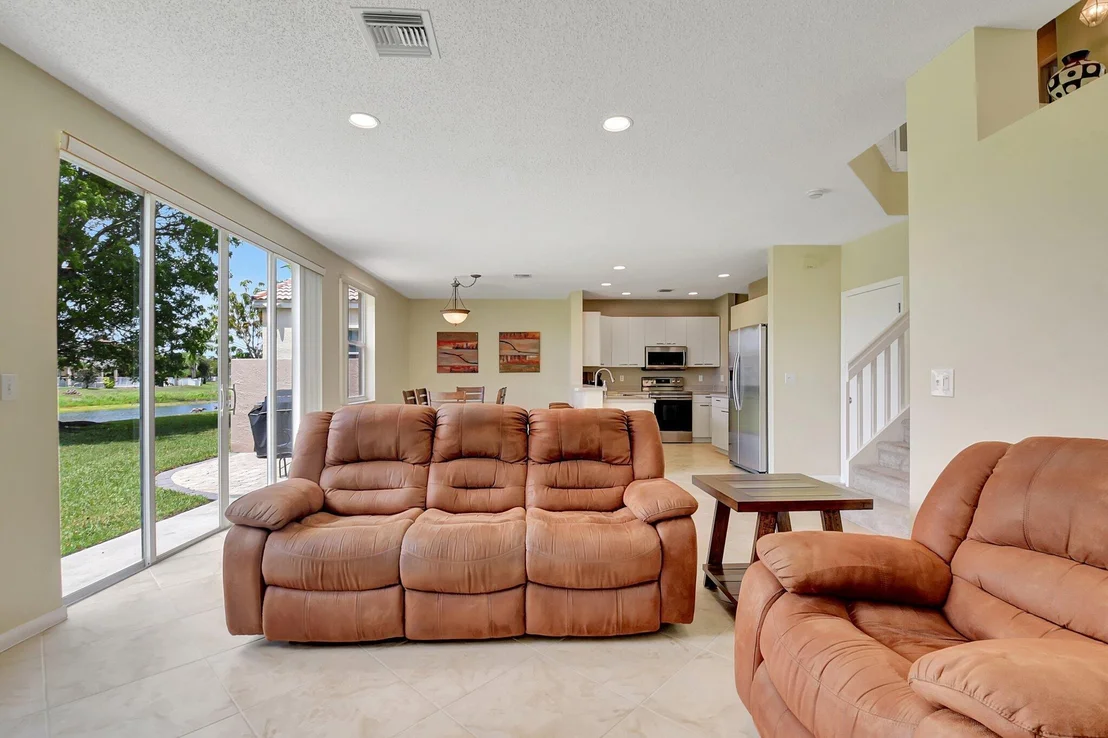 Photo of 6034 Oak Bluff Way