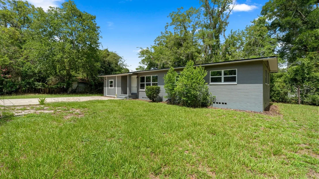 Photo of 1015 SE 10th Terrace