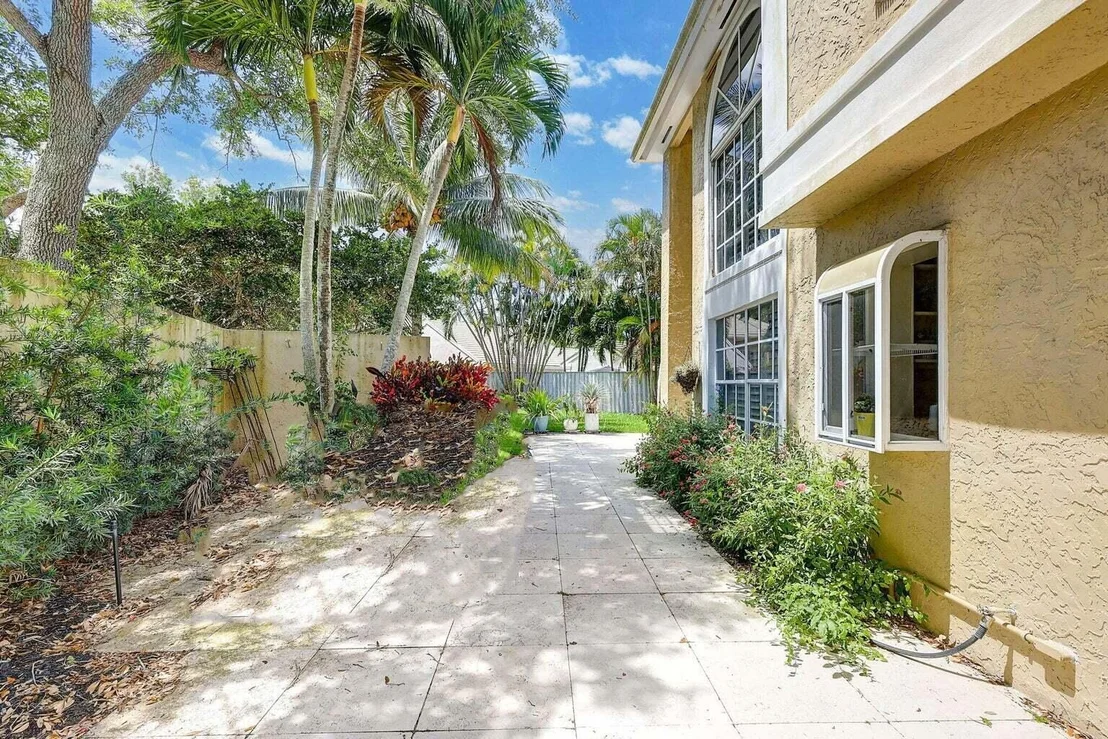 Photo of 11 Commanders Drive