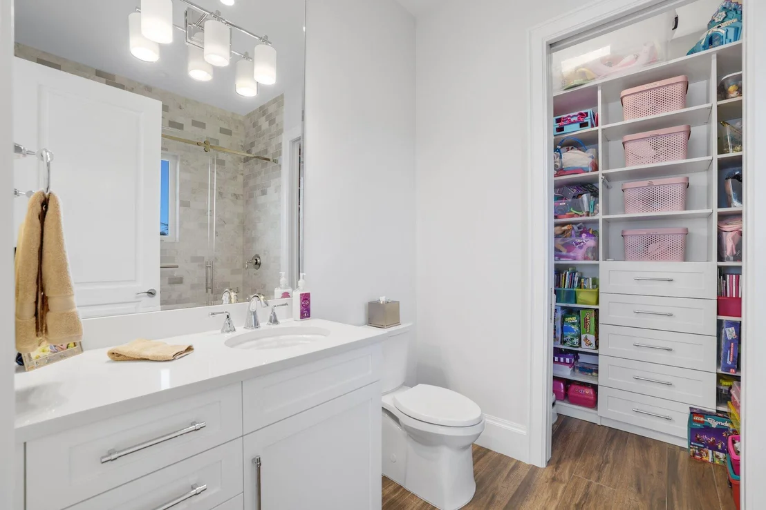 Photo of 3700 NE 24th Avenue
