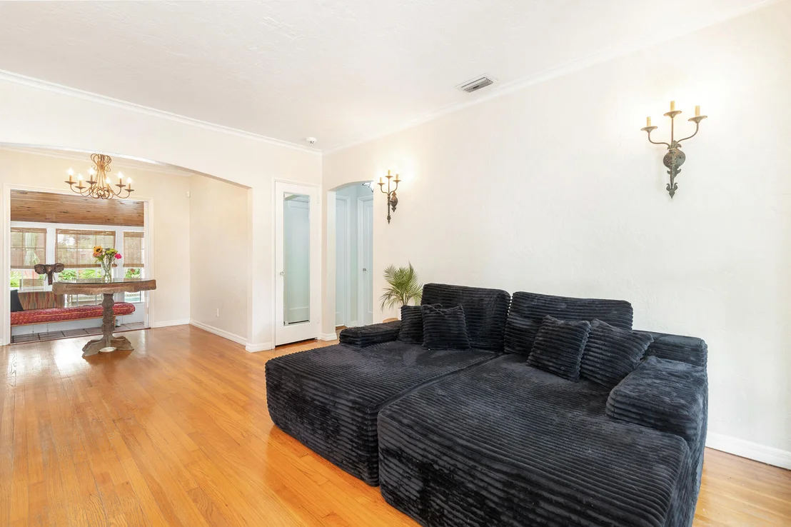 Photo of 341 Nottingham Boulevard