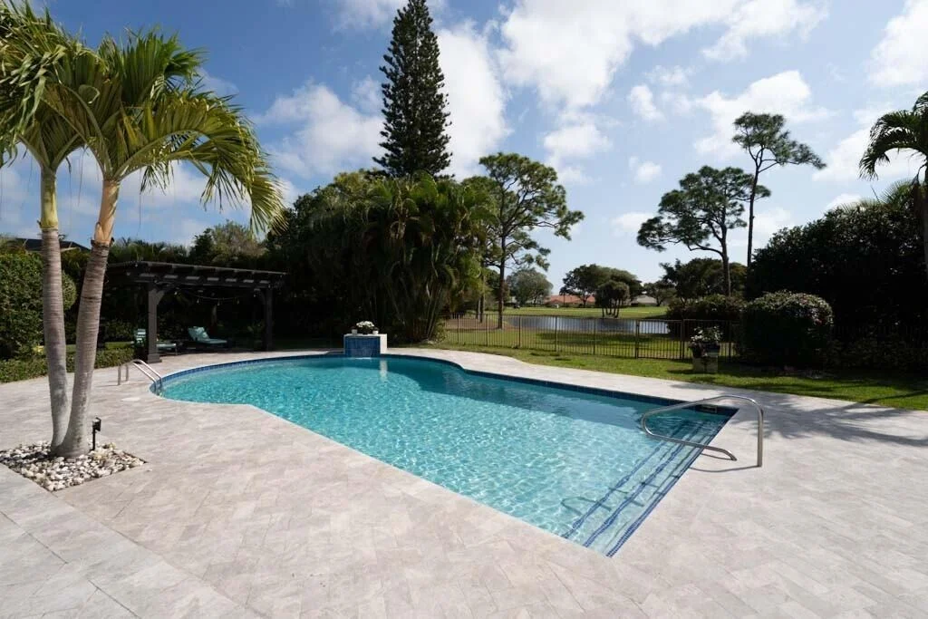 Photo of 355 Oakview Drive