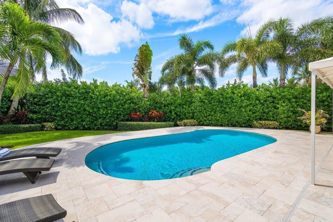 Photo of 415 Enfield Road