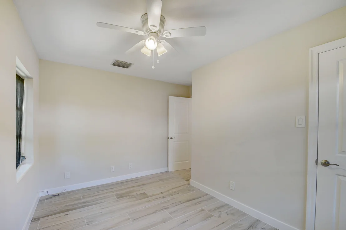 Photo of 335 Vanderbilt Drive