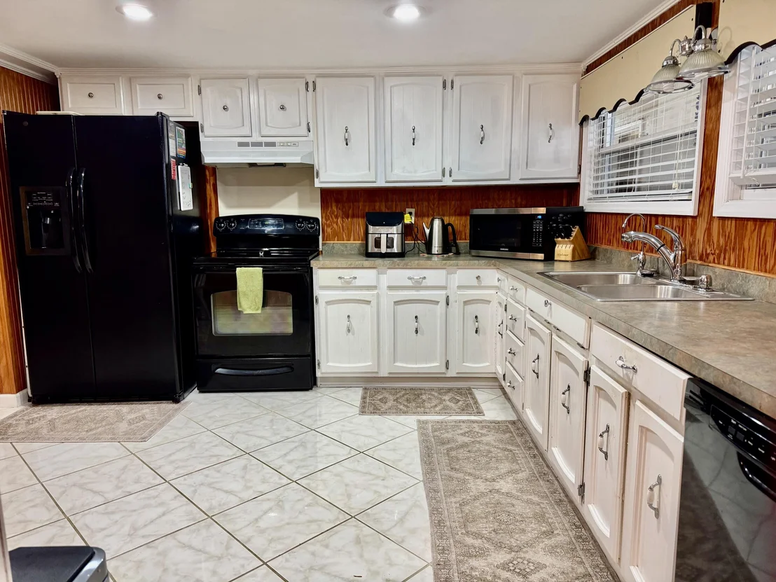 Photo of 1183 Canal Way
