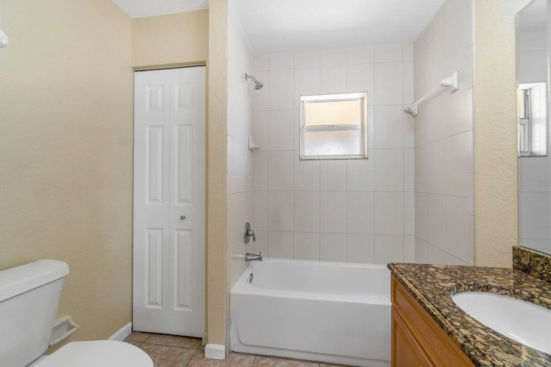 Photo of 352 Fleming Avenue