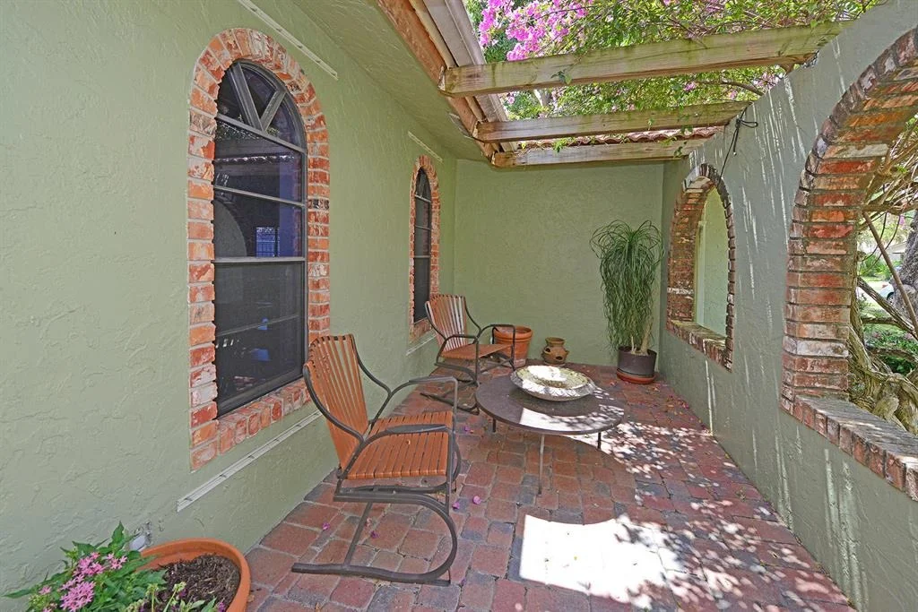Photo of 2802 NW Timbercreek Circle