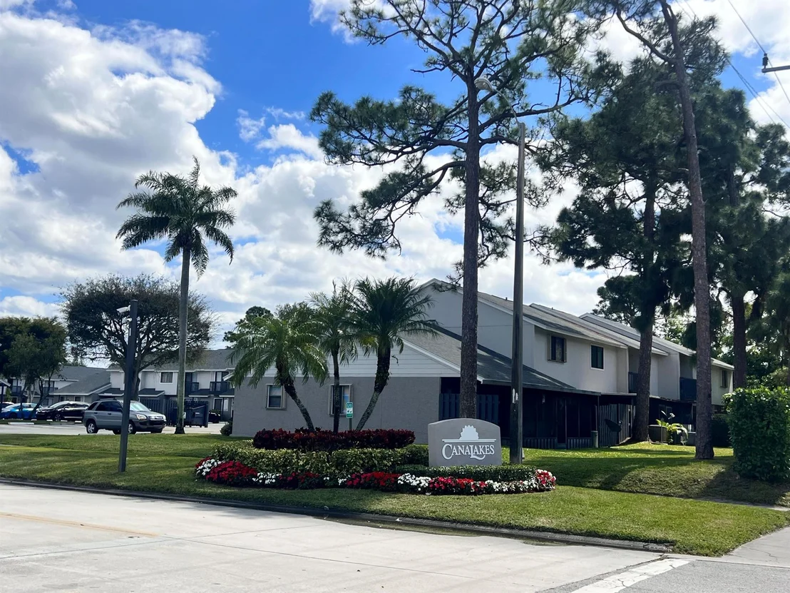 Photo of Unit 6508 at 6501 Dockside Circle
