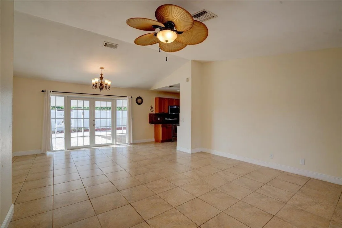 Photo of 4388 Mediterranean Road