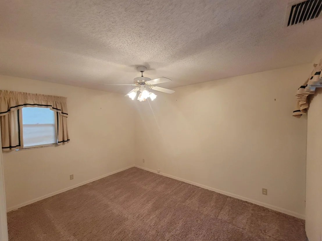 Photo of 16182 88th Road N