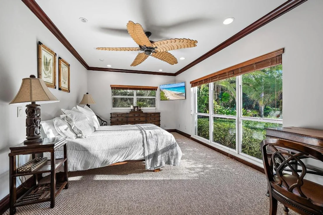 Photo of 613 S Beach Road