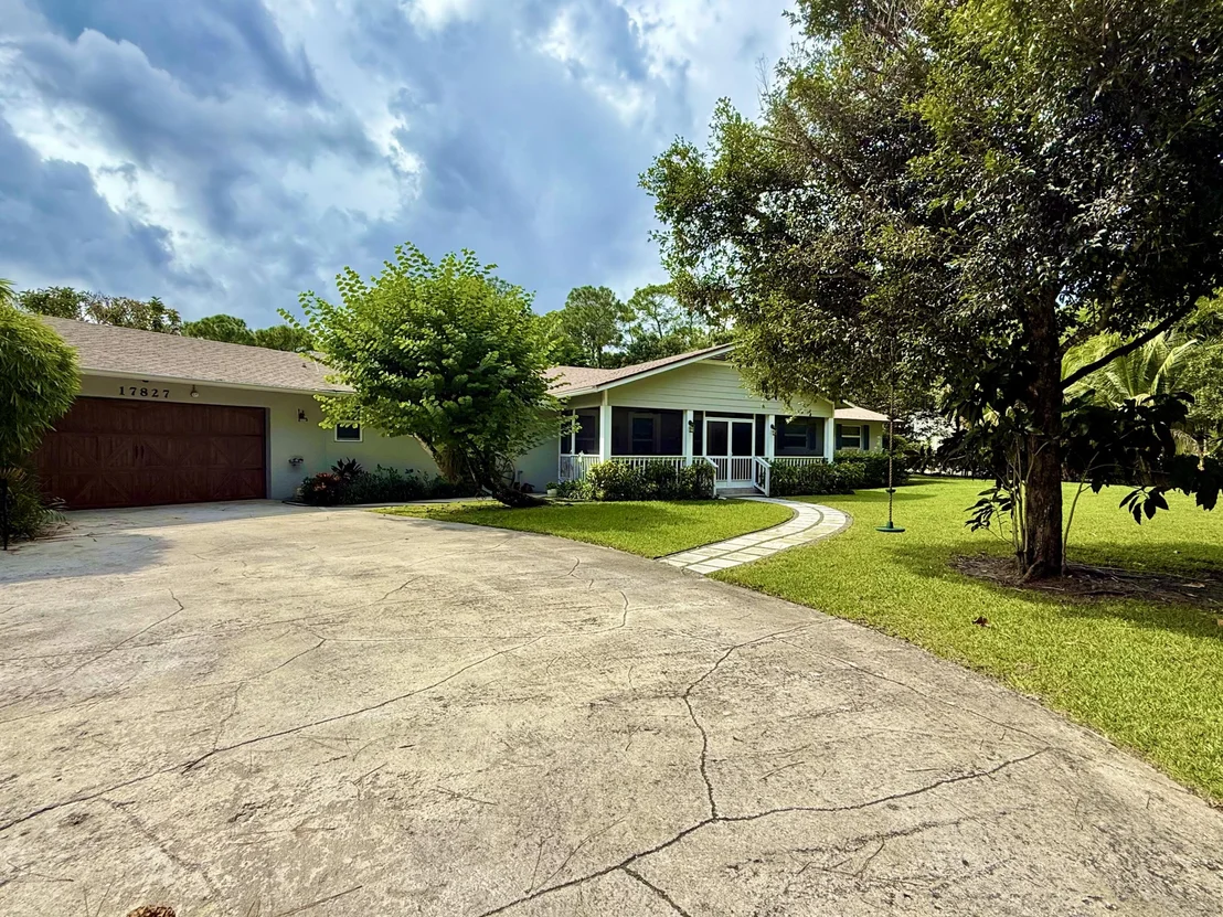 Photo of 17827 126 Terrace N