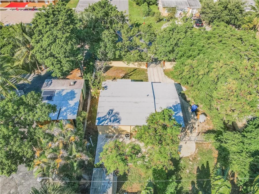 Photo of 700 NE 4th Avenue