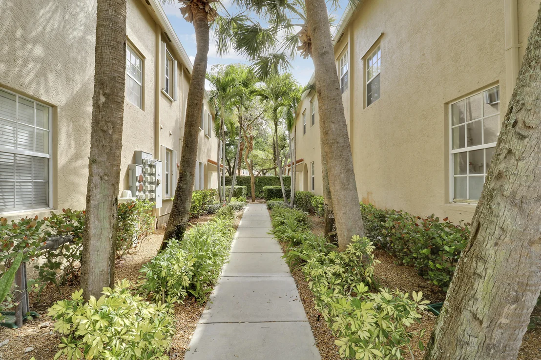 Photo of Unit H at 104 Lighthouse Circle